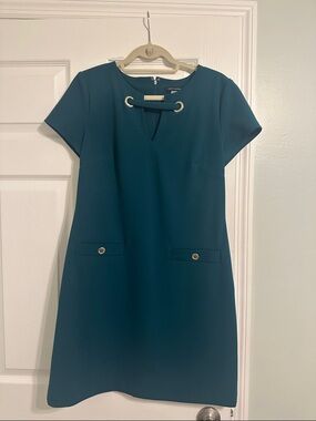 Tommy Hilfiger Green Short-Sleeve Shift Dress with Grommet Detail